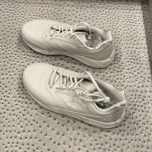 Brooks Addiction Walker, new in box, women’s size 9 2E, extra wide